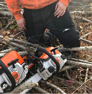 STIHLCanada's tweet photo. We’ve heard and seen the horror stories of what happens by not wearing proper safety accessories when running a chain saw. But how does cut-protection pants and chaps work? Find out here! https://t.co/mhNvJwXwGg https://t.co/VEOiDyQoDU