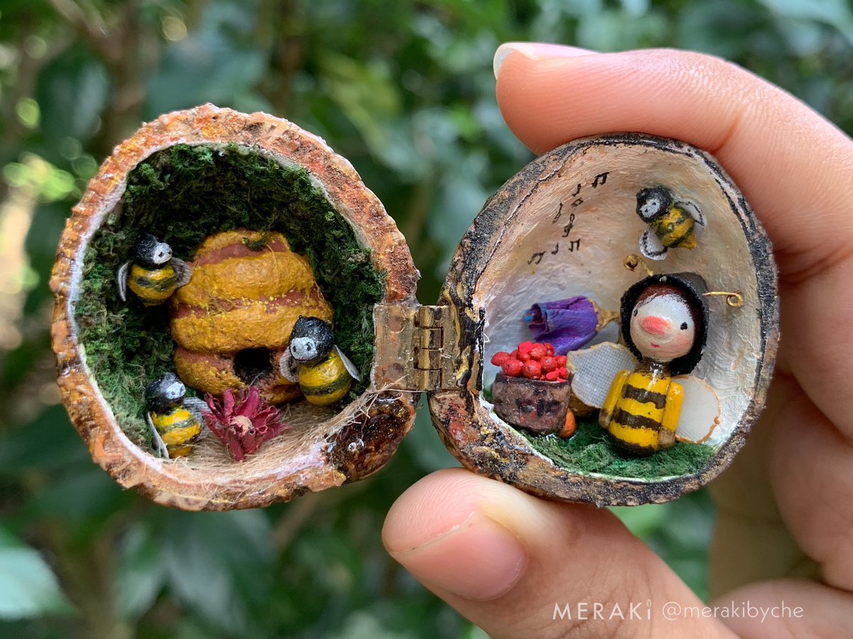 merakibyche's tweet image. My new bumblebee man etsy.me/2X3Cdn3 #savebee #bees #MondayMotivation #bumblebee #wooden #creativeartist #artist