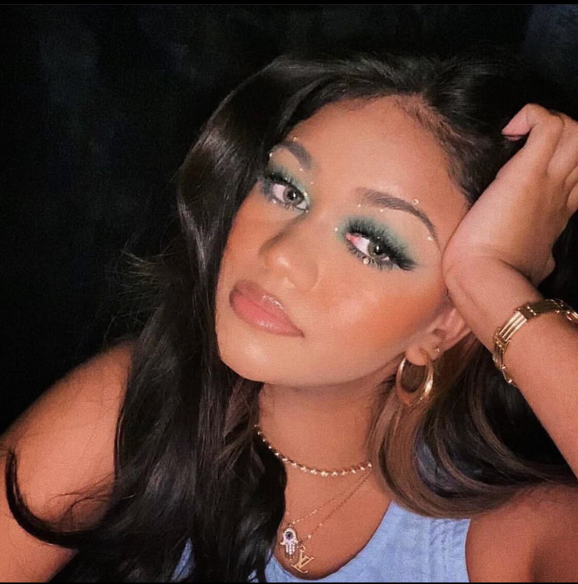 oddsofevensg's tweet photo. 🌈💕Shavita bring all the boys to the yard with our in ‘Me Gusta Espiana’ 🔥💦 A #wispylash guaranteed to bring focus onto your eyes with tip curls at the ends 💕
CART IN NOW🌟LINK IN BIO✨#NewRelease #MeGustaEspiana #LatinLashCollection #OddsOfEvenCosmetics https://t.co/Pfh7oyhAzQ