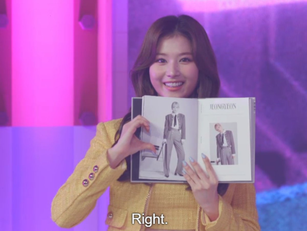 Sana's favorite page in the album is Jeongyeon's page 💚
#TWICE #트와이스 @JYPETWICE https://t.co/I50l9gZER3