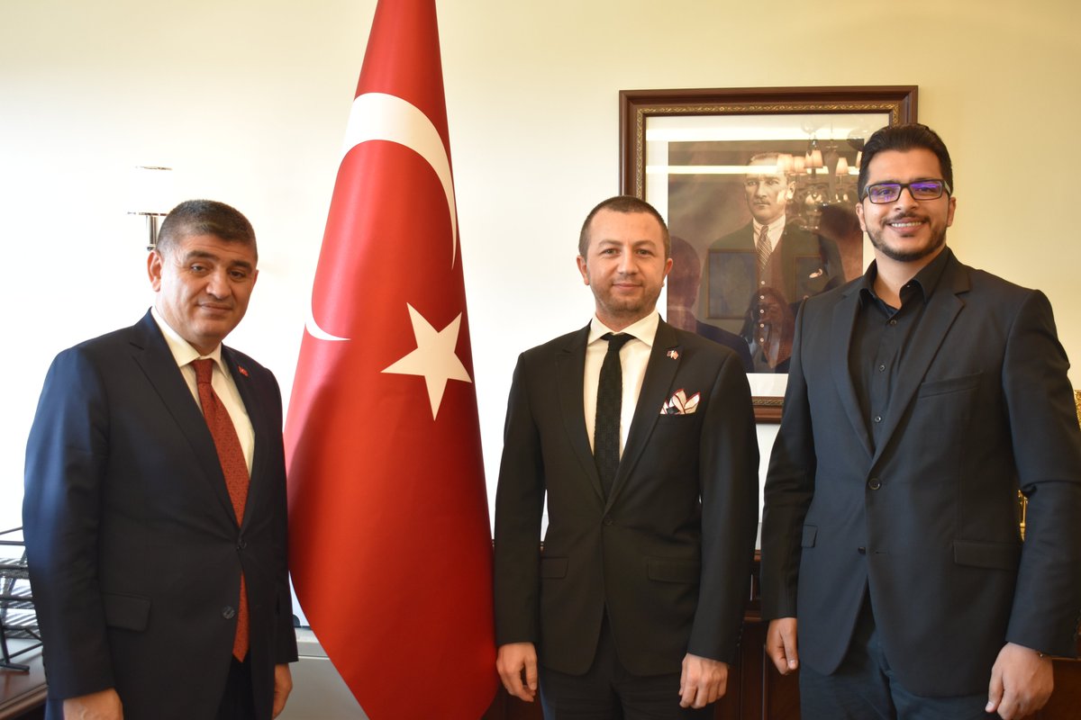 Büyükelçimiz Sn. Dr. M. Mustafa Göksu bugün, Katar Savunma Bakanlığına danışmanlık hizmeti veren "Mental HR - Consultancy" şirketinde Yönetim &amp; İnsan Kaynakları Danışmanlık Müdürü Murat Kalıpçı ile Yönetim &amp; İnsan Kaynakları Danışmanı İbrahim Altan'ı makamında kabul etmiştir.