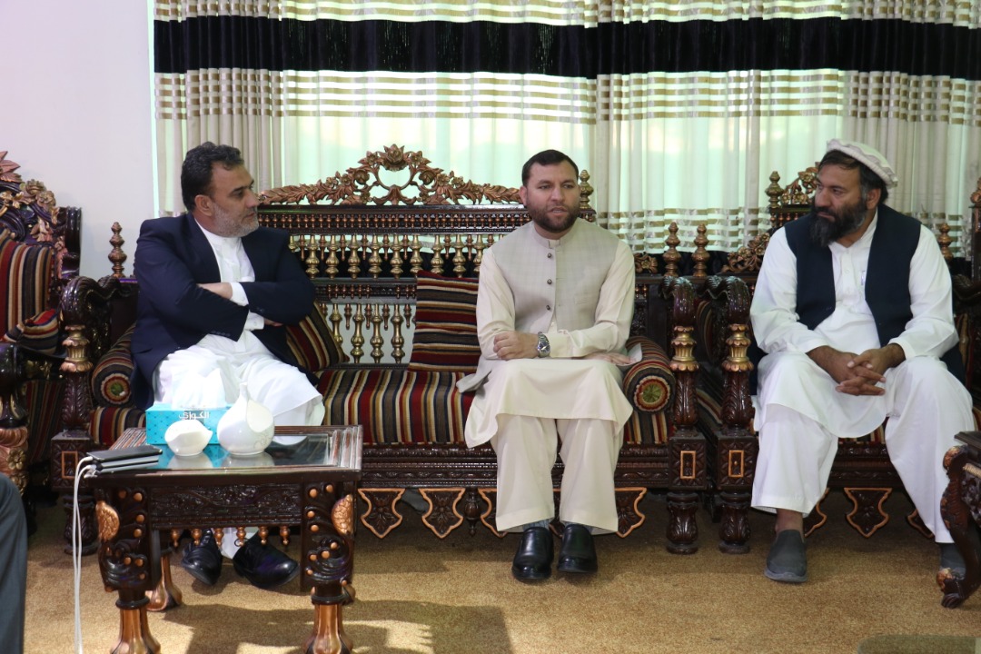 nmic8's tweet photo. Governor @ZiaulhaqAmarkhi had a meeting with Executive of National Development Authority #AbdulrahmanAttash over ongoing projects in Nangarhar, NGR #Palace, #WhiteMosque, 600 Beds hospital &amp; ..., Attash was thankful To the Governor for his #inspection of the projects. https://t.co/73JtnPqaET