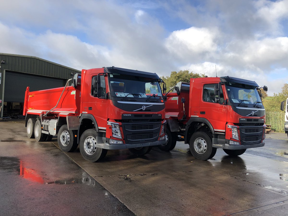 Great start to the week here at Boweld! Looking great on the #volvo chassis!