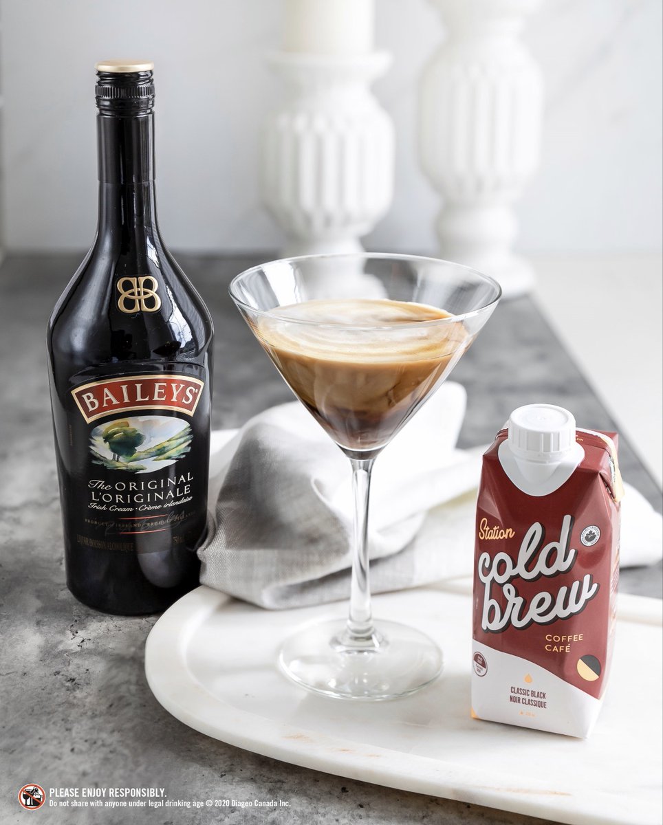 The perfect start to every morning, “Cold Brew Coffee” gift with purchase available at the #emersondutyfree !

#dobetterattheborder #morningsarethebest #baileys #kettleonevodka #whilesupplieslast #getyours #everydaysaholiday #diageo