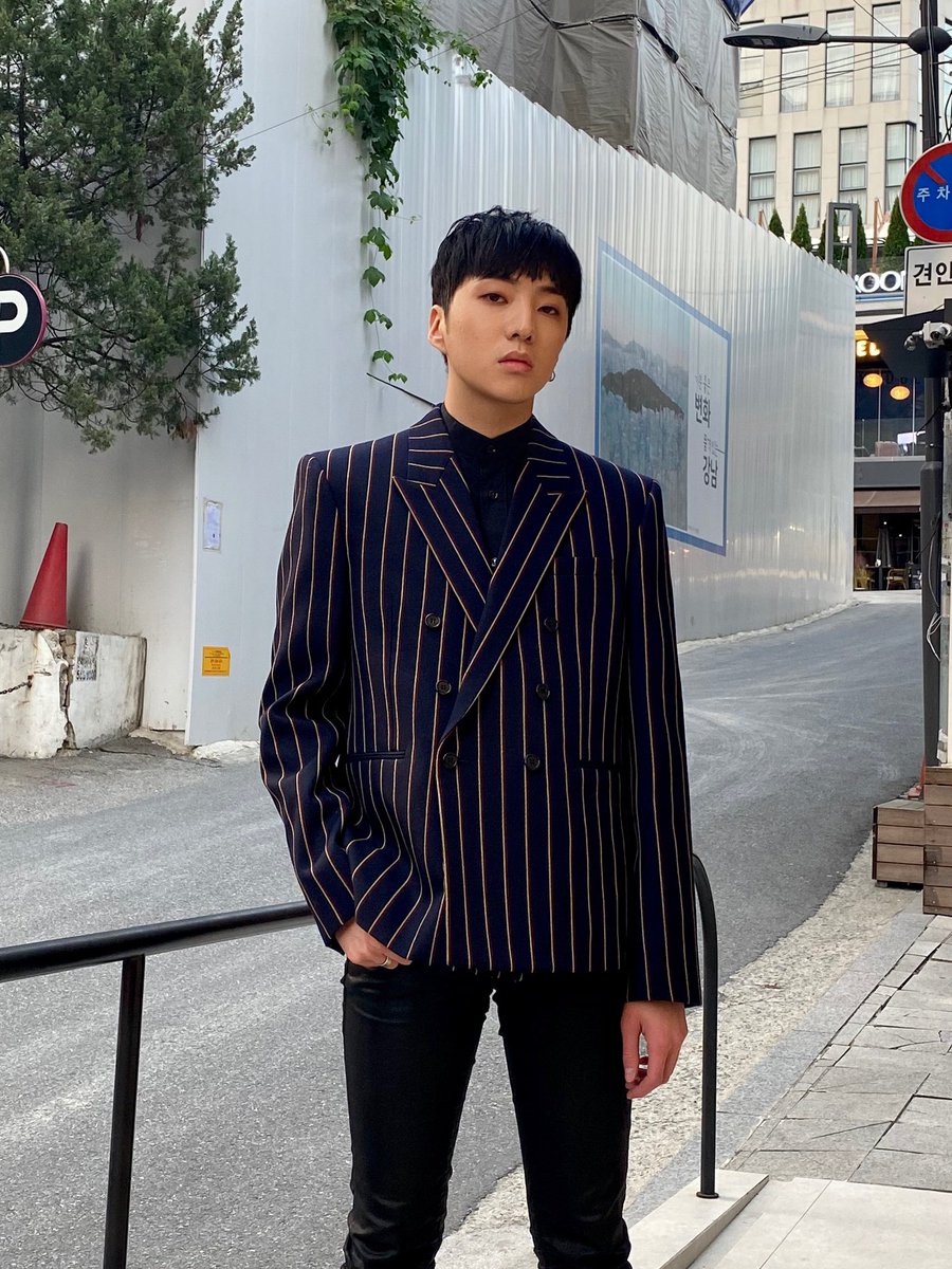 official_yoon_'s tweet image. 하루종일 함께해준 인서들 고마워요 이제 9시 20분 #카이로스 첫방 본방사수로 마무으리💙