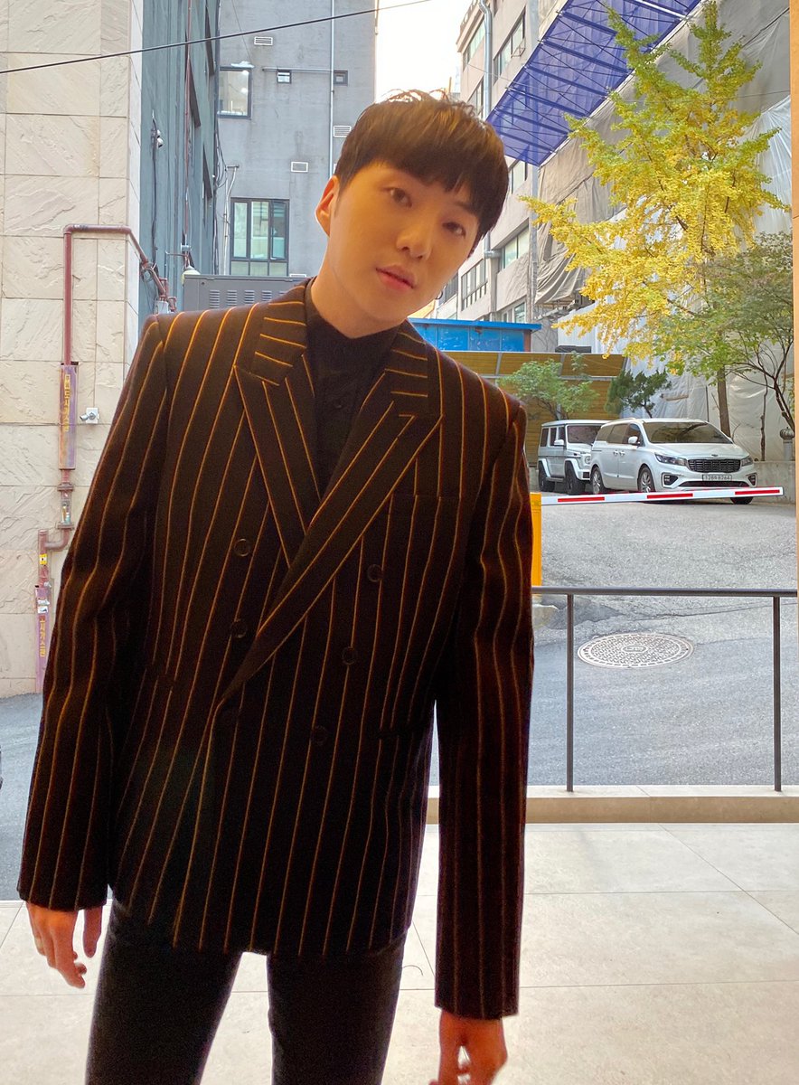 official_yoon_'s tweet image. 하루종일 함께해준 인서들 고마워요 이제 9시 20분 #카이로스 첫방 본방사수로 마무으리💙