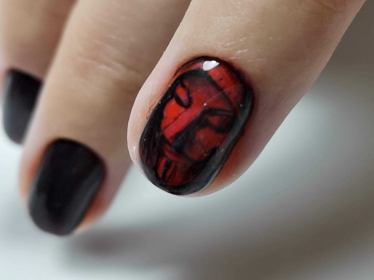 HackersMother's tweet photo. Mother is having new manicure and preparing a new on boarding. Stay tuned! #hackernails https://t.co/L4460wllLb