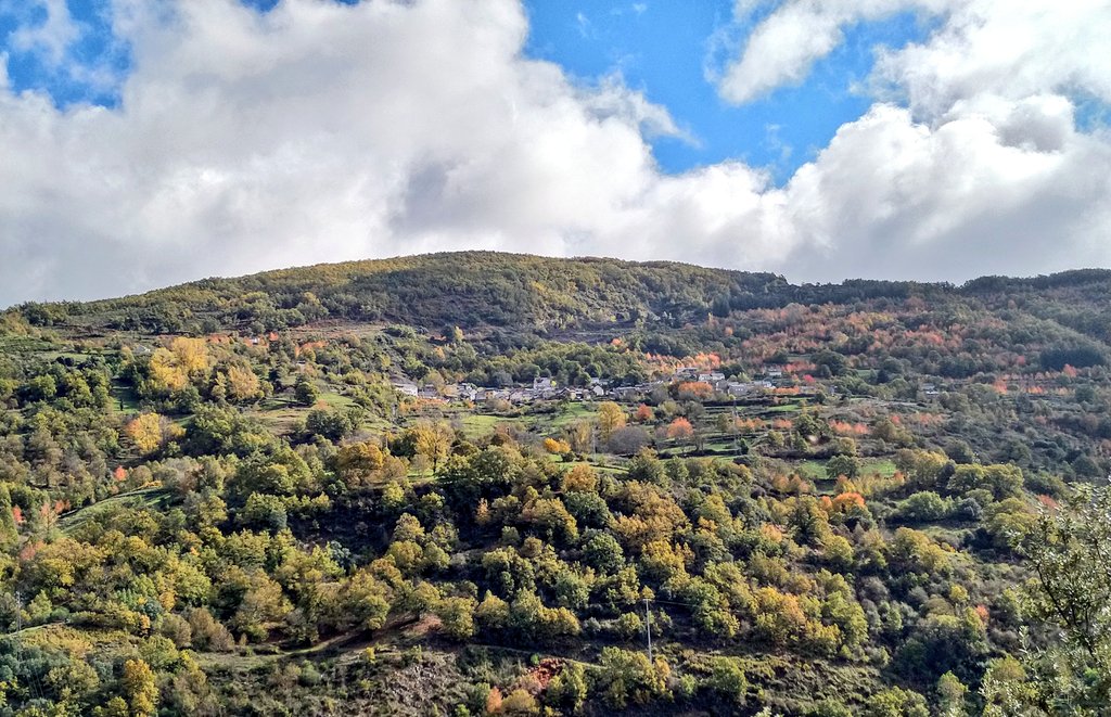 MacBolitho's tweet photo. Otoño. https://t.co/NGmxe8QFzh