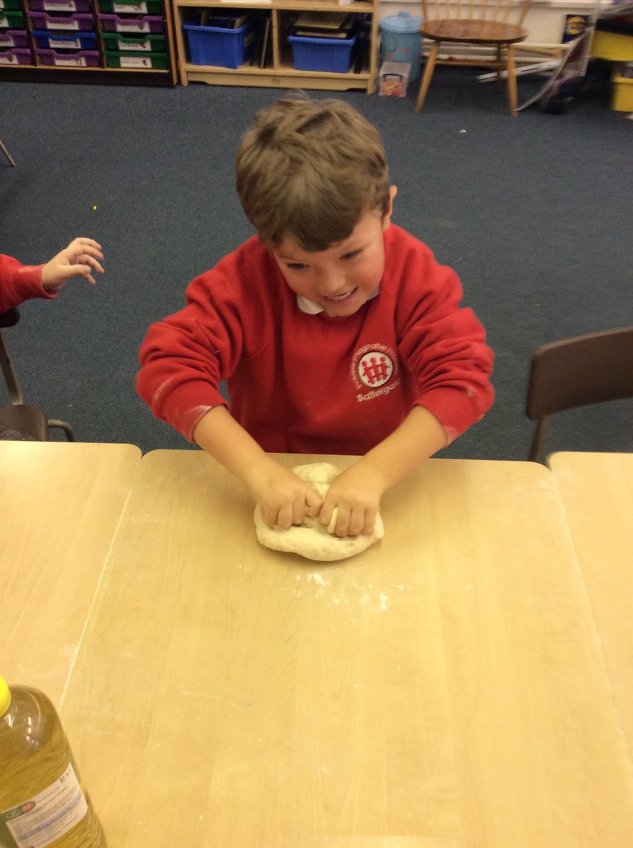 SaltergateSchs's tweet photo. We had a great time baking some delicious bread in Year 1 last week. It was a lovely way to get ready for the half term break. Will you be baking anything yummy this week? We'd love to hear all about what you make. #halftermbaking #bakingisfun #spooktacularfood https://t.co/KNujypzLhb