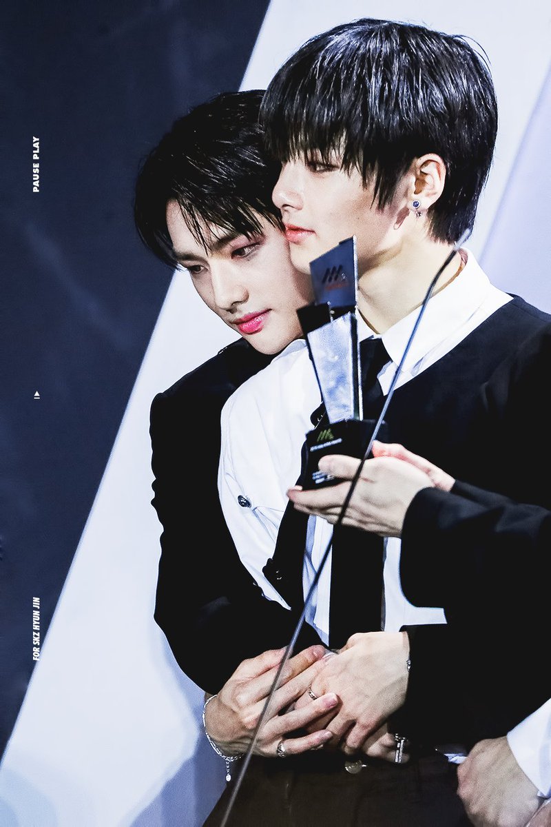 ちまっこ 金髪ロン毛になってから色んなアレンジをしてくれるようになった推しです ヒョンジン Hyunjin Straykids