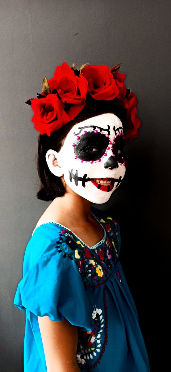 clariony's tweet photo. Mi nuevo emprendimiento 🤭 (tan sólo lo hice por diversión 😁) #Halloween2020 
#halloweenmakeup 
#halloweencostume 
#HalloweenAtHome 
#Hallowen 
#catrina 
#catrinas 
#KATRINA 
#catrinamakeup
#octubredeterror 
#Octubre2020 
#Octubre 
#LunesDeGanarSeguidores 
#FelizLunes 
#Martina https://t.co/0cXC0fb1mr