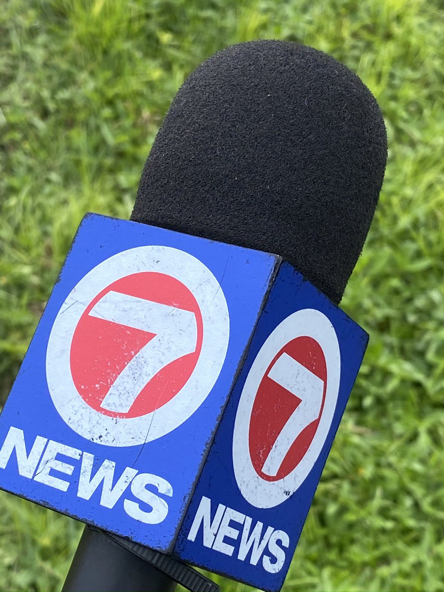 FranklinOnAir's tweet photo. Here’s to 3 YEARS at WSVN-TV! Thankful for the opportunity, and blessed to be here! #wsvn #soflo #miami #7news #newsreporter #anniversary #southflorida #tvnews #nabj #blackreporter @wsvn https://t.co/mVKA6qs4tj