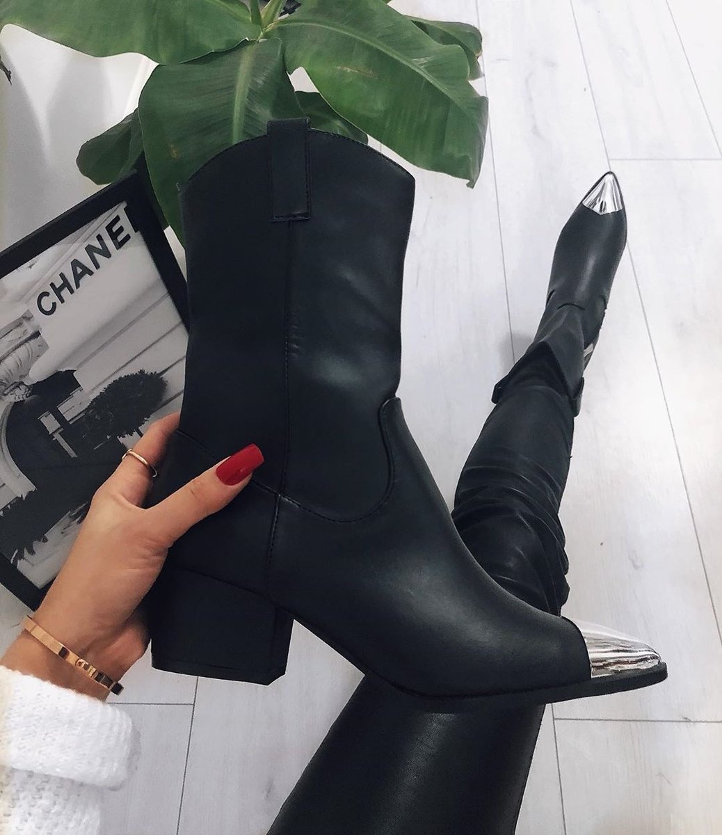 LIKE TO WIN✨ 

Needing a little big boot energy in your life? Follow, Like &amp; RT this tweet to W I N a new pair of boots😍 

*Ends midnight tonight. Winner must be following <a href="/isawitfirst/">ISAWITFIRST</a>. Winner contacted by DM.