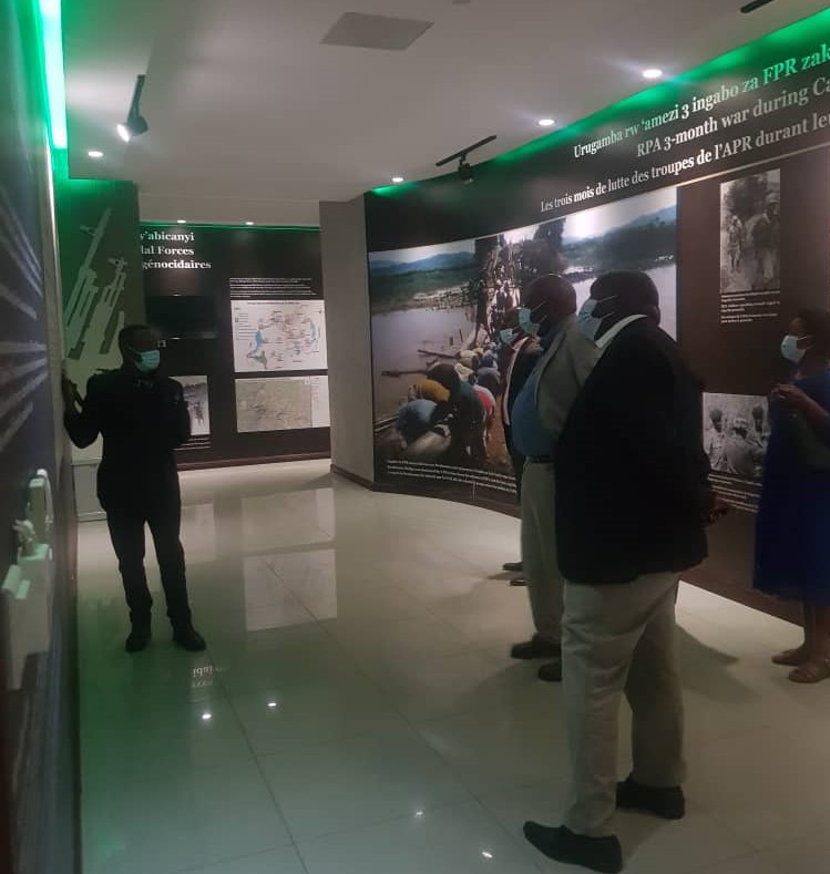 RwandaMuseums's tweet photo. Twishimiye kwakira ba Nyakubahwa Abasenateri bashya, basuye #Ingoro Y'Umurage W'Amateka yo Guhagarika Genoside iherereye mu Ngoro Nshingamategeko. https://t.co/rS0vHJZJLS