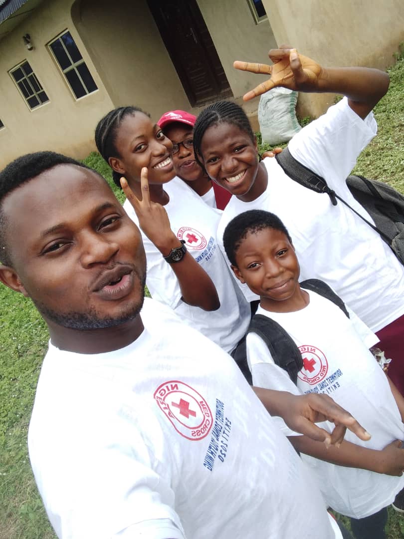 MICHAELSEGZY's tweet photo. #TB The Nigerian Red Cross Society (NRCS), Ekiti State Youth Wing hosted the NRCS, South-West Youth Wing for a walk & handwashing sensitization exercise in commemoration of #globalhandwashingday2020 at Ado-Ekiti, Nigeria. @nrcs_ng @ICRC_Africa @ICRC_AfricUnion @ICRC
1/3 https://t.co/Fbbg8BH203