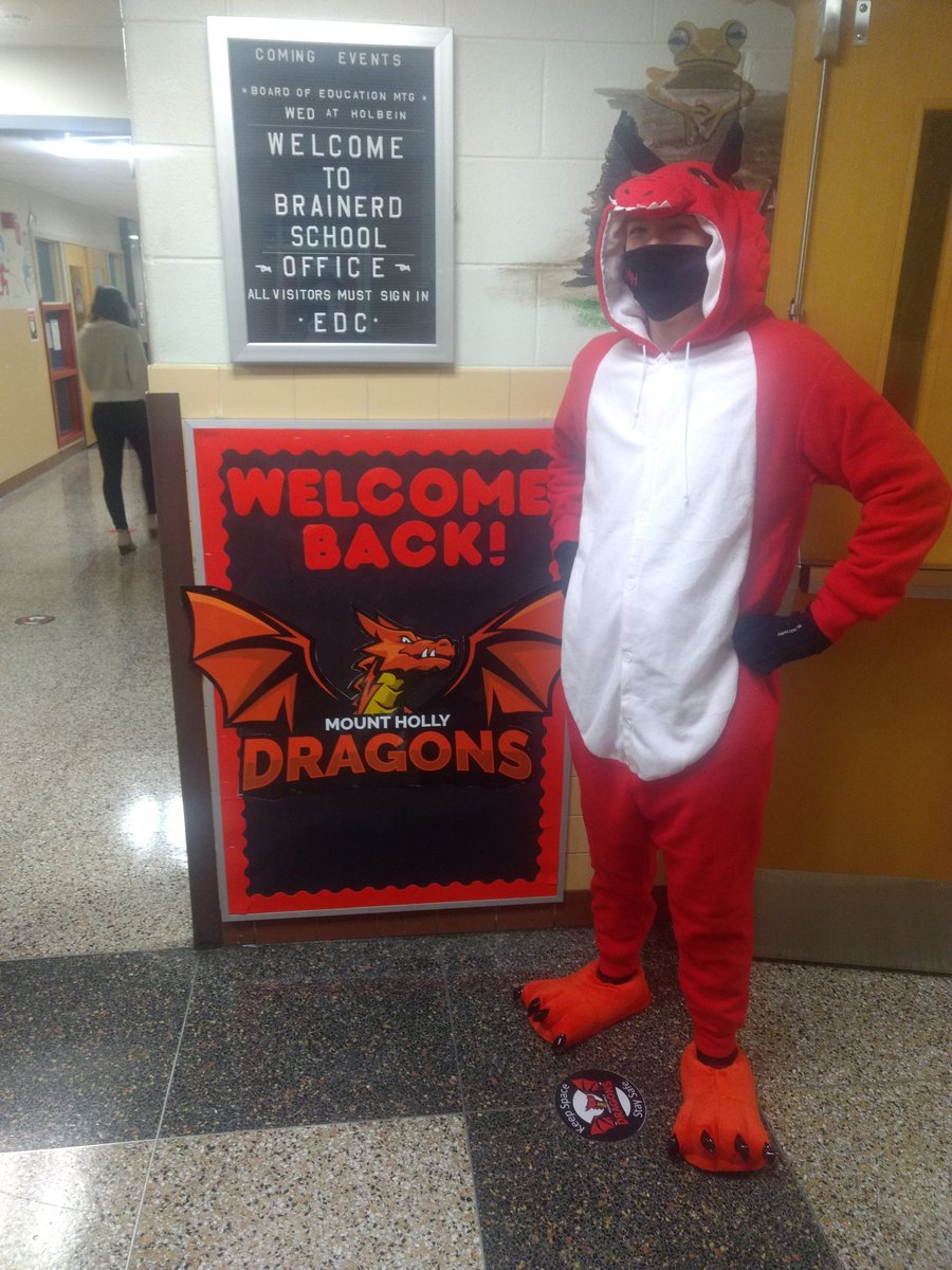 mrsrende's tweet photo. Let's fire up @MHTSD_DRAGONS .  We are so excited to welcome students back for in-person instruction!  @MHTSD_Brainerd @MainStreetMH https://t.co/8f5coIESds