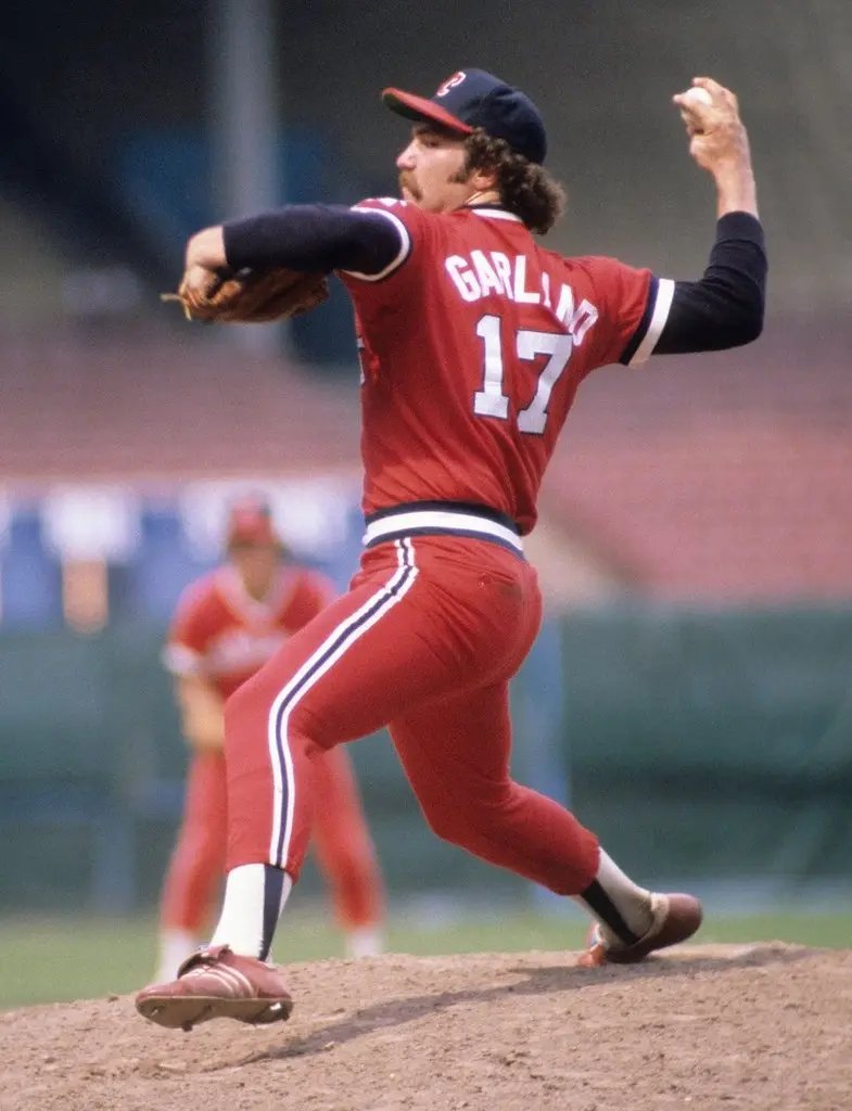 Happy 70th to Wayne Garland! He won 20 games for the #Orioles in 1976, then signed a 10-yr, 2.3 million $ contract w @Indians. He later called the contract an albatross around his neck, suffered arm injuries & went 28-48 w Cleveland. @sabr bio https://t.co/0qhIFyG9oM https://t.co/9WcnHQbSAk