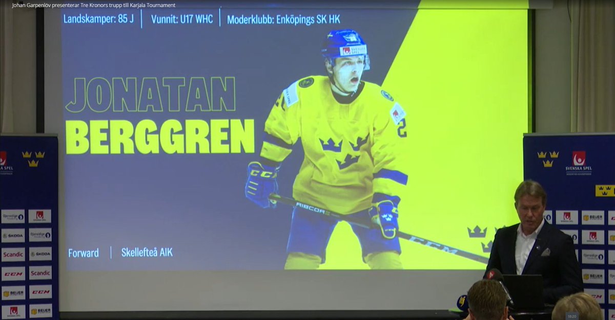 esk_hockey's tweet photo. Vi gratulerar Jonatan Berggren som är uttagen i Tre Kronor till stundande Karjala Cup!

Skärmdump från presskonferensen.

#eskhockey #grönsvart #skönagröna https://t.co/ueRlIsLVbp