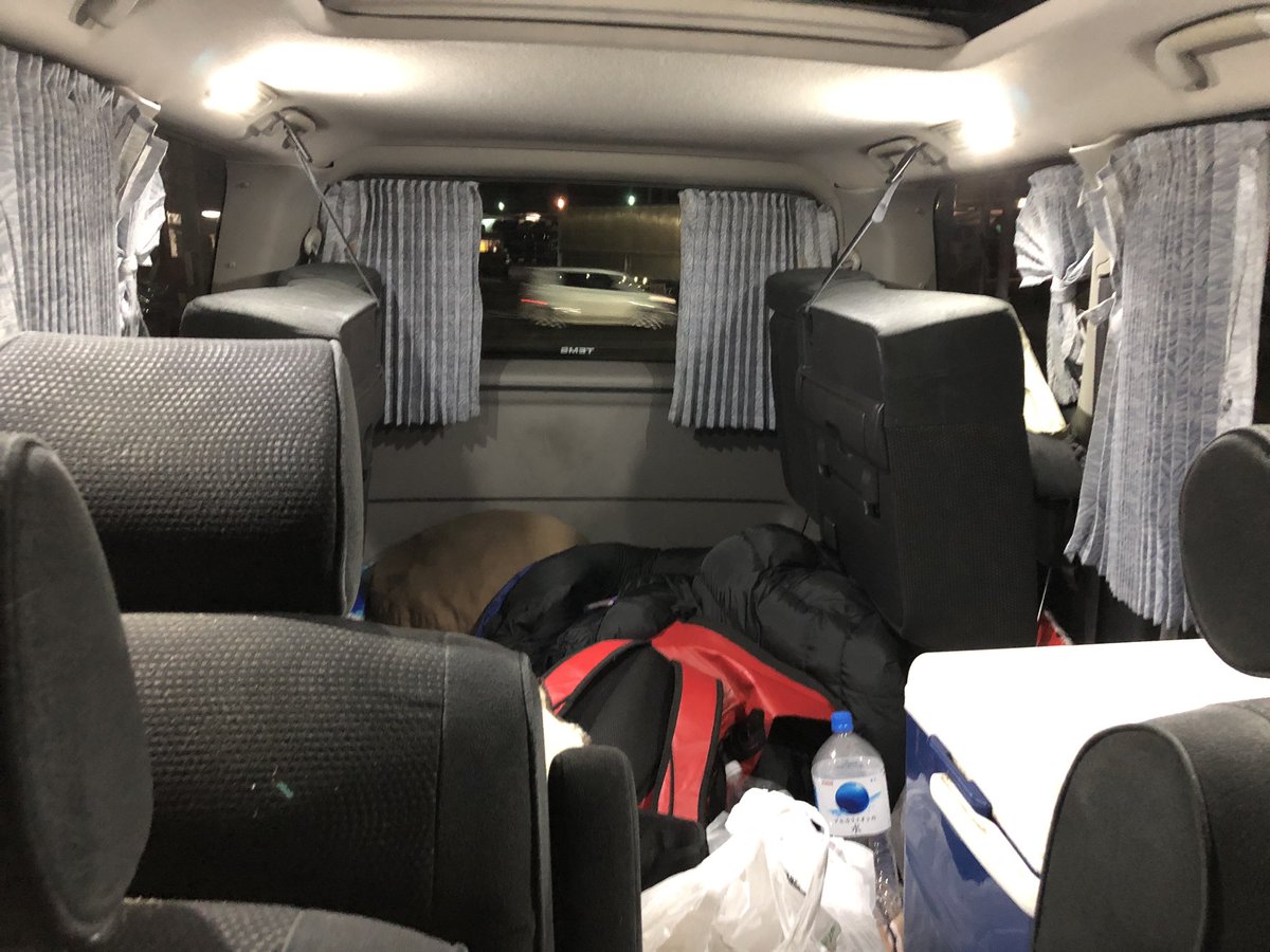 エスパーヨシカワ 全国旅打ち車上生活中 よわい42 彼女なし 無職 今から再び車上生活旅打ちに出発する 車の後部座席 に着の身着のまま荷物ブン投げて 1週間ぶりの車上生活旅打ちへ