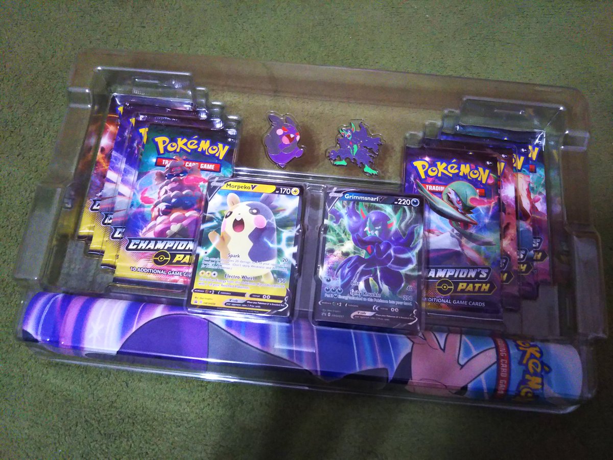 ソラ 中身一式 マリィのプレマは国内未発売なので コレがポケカにおける最初の公式マリィプレマになりますね モルペコとオーロンゲとともに 強敵に挑む雰囲気のかっこいいマリィちゃんが描かれています プロモ2種類は国内未登場柄かな モルペコは