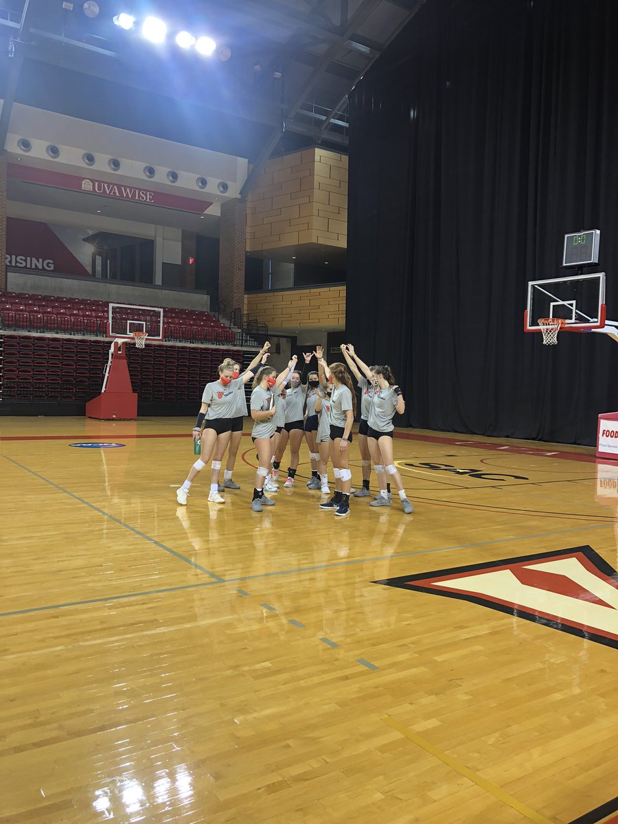 kristenhope22's tweet photo. The best way to start the week...I love the competitiveness of this group!! 🏐 https://t.co/97t6uGxsvR