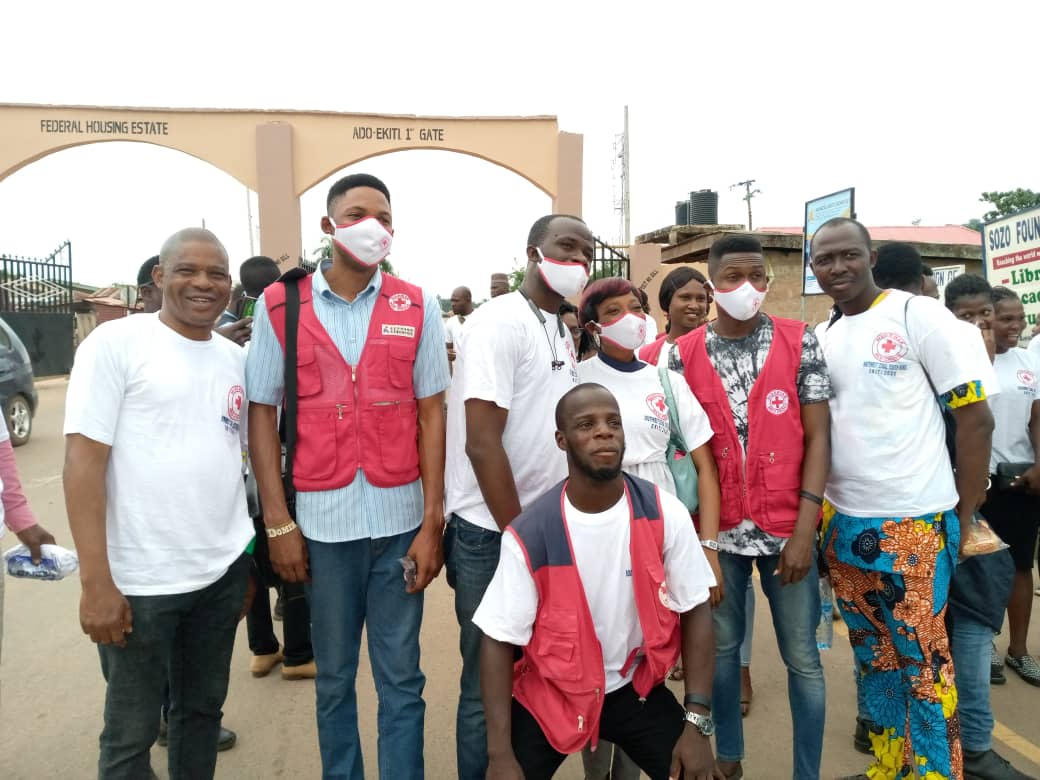 MICHAELSEGZY's tweet photo. #TB The Nigerian Red Cross Society (NRCS), Ekiti State Youth Wing hosted the NRCS, South-West Youth Wing for a walk & handwashing sensitization exercise in commemoration of #globalhandwashingday2020 at Ado-Ekiti, Nigeria. @nrcs_ng @ICRC_Africa @ICRC_AfricUnion @ICRC
1/3 https://t.co/Fbbg8BH203