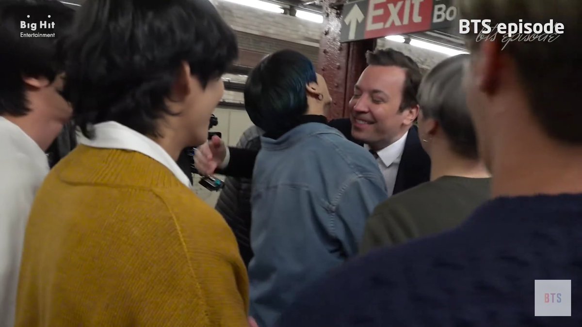 RunchRanda666's tweet photo. Alguien quiere mucho a los chicos ❤ 
Ya tienen un papá del corazón 💜

@jimmyfallon @FallonTonight @BTS_twt https://t.co/QOQW0qQ7Fs