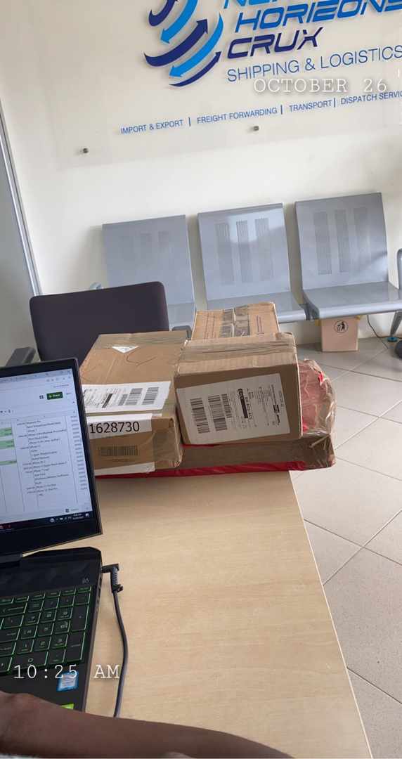 SSterlling's tweet photo. Packages Arrived 🌎🛬🚢📦✅✅✅ https://t.co/hyvLh91Qne