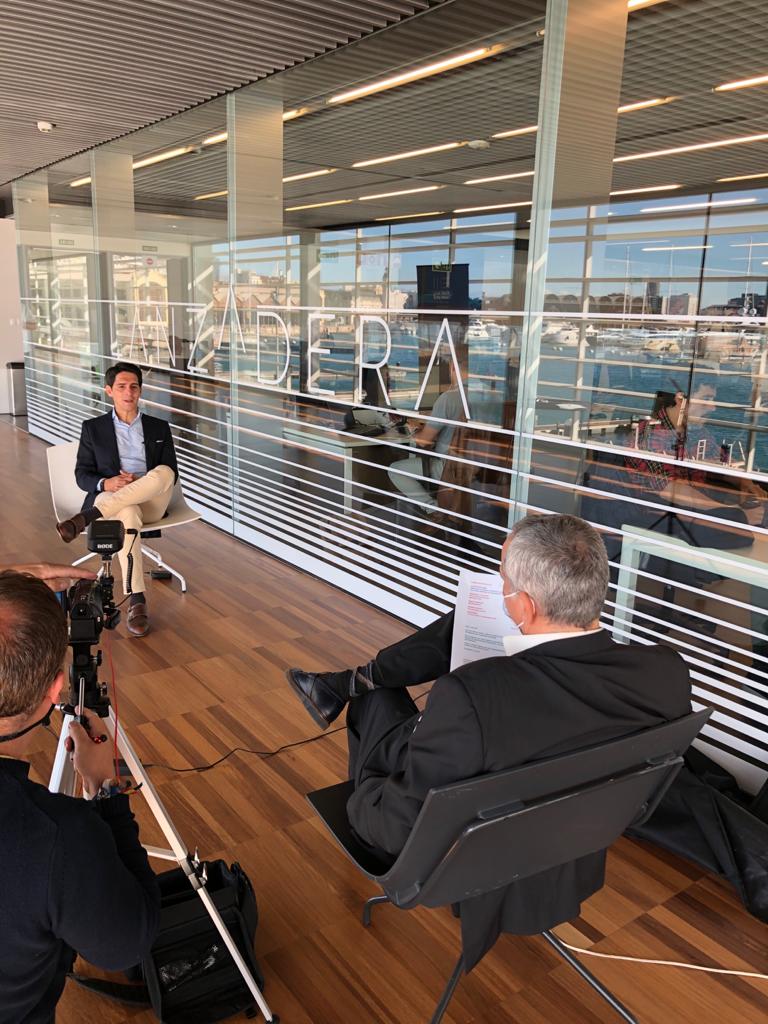 🎙️ Hoy nos visita @jromero_tv, Director y Presentador de @emprendeTVE, para entrevistar a nuestros #emprendedores y conocer más sobre @marina_empresas y las #startups de @lanzaderaes. ¡Bienvenido 🔝! https://t.co/k91OIHYaiD