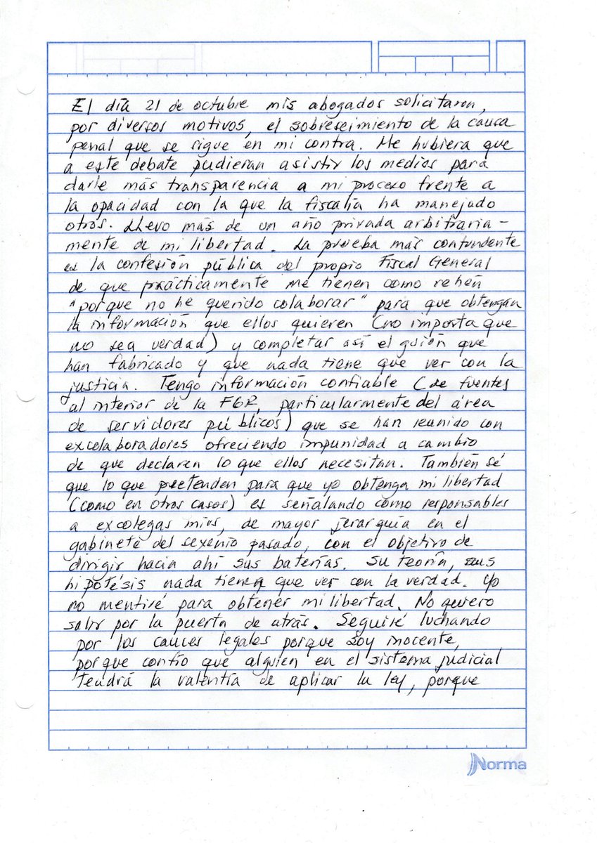 Rosario_Robles_'s tweet photo. Comparto una #CartaPública donde explico cómo es que la @FGRMexico me tiene como "rehén" y la forma en que intenta amedrentarme. #JusticiaSíVenganzaNo. Abro hilo con la transcripción. https://t.co/4I4hlateyq