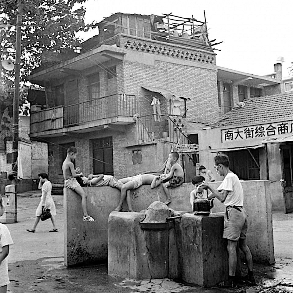 Life in Xi’an, NW China, 1980s, © Zhao Liwen.