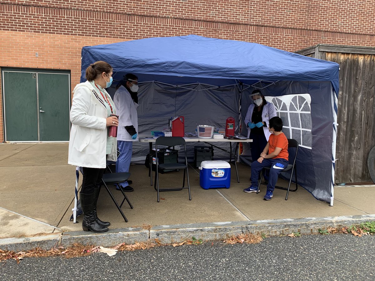 Thank you! Osca Drug vaccinating our students ⁦<a href="/CityofWaltham/">City Of Waltham</a>⁩ ⁦<a href="/WhittemoreBuzz/">Whittemore School</a>⁩ 💉😷 #FluVaccine #staywell