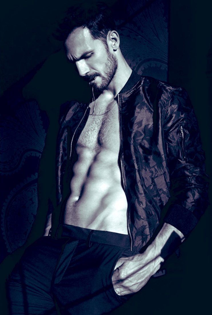 LockedOutRissa's tweet photo. Nothing is hotter than my male in sweatpants. It’s been a while since I did this but @FatedToDarknes thank you for being the words of calm when I need it. Thank you for keeping me safe. I love you now and always my #MCM https://t.co/yzm9T6tk00