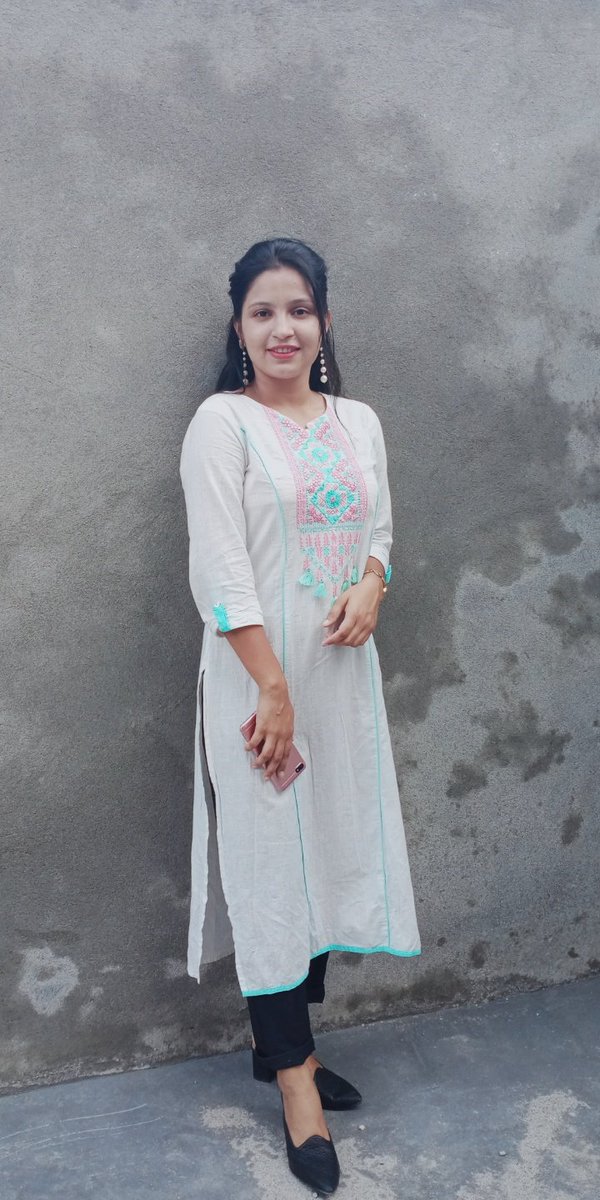 निधार  खाली रहेको नि ५ वर्ष  भएछ !! तर जिन्दगी का भोगाइहरुलाई  ताकत मा बदल्ने सहास अझै कायम नै छ !! 💕 
#दश्मीको #सुभकामना 🌹