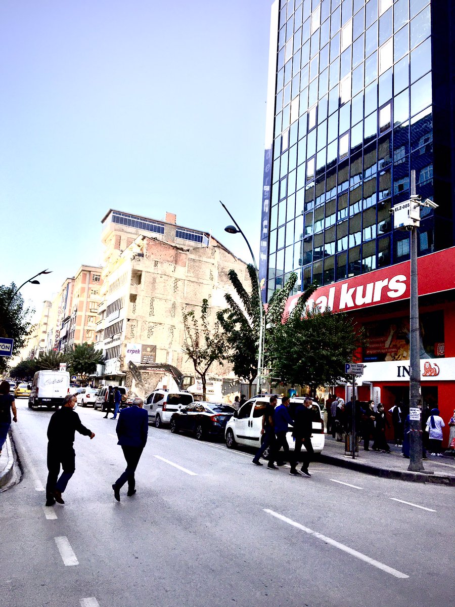 Elazığ Gazi caddesi ...

ÖNCESİ                       SONRASI
