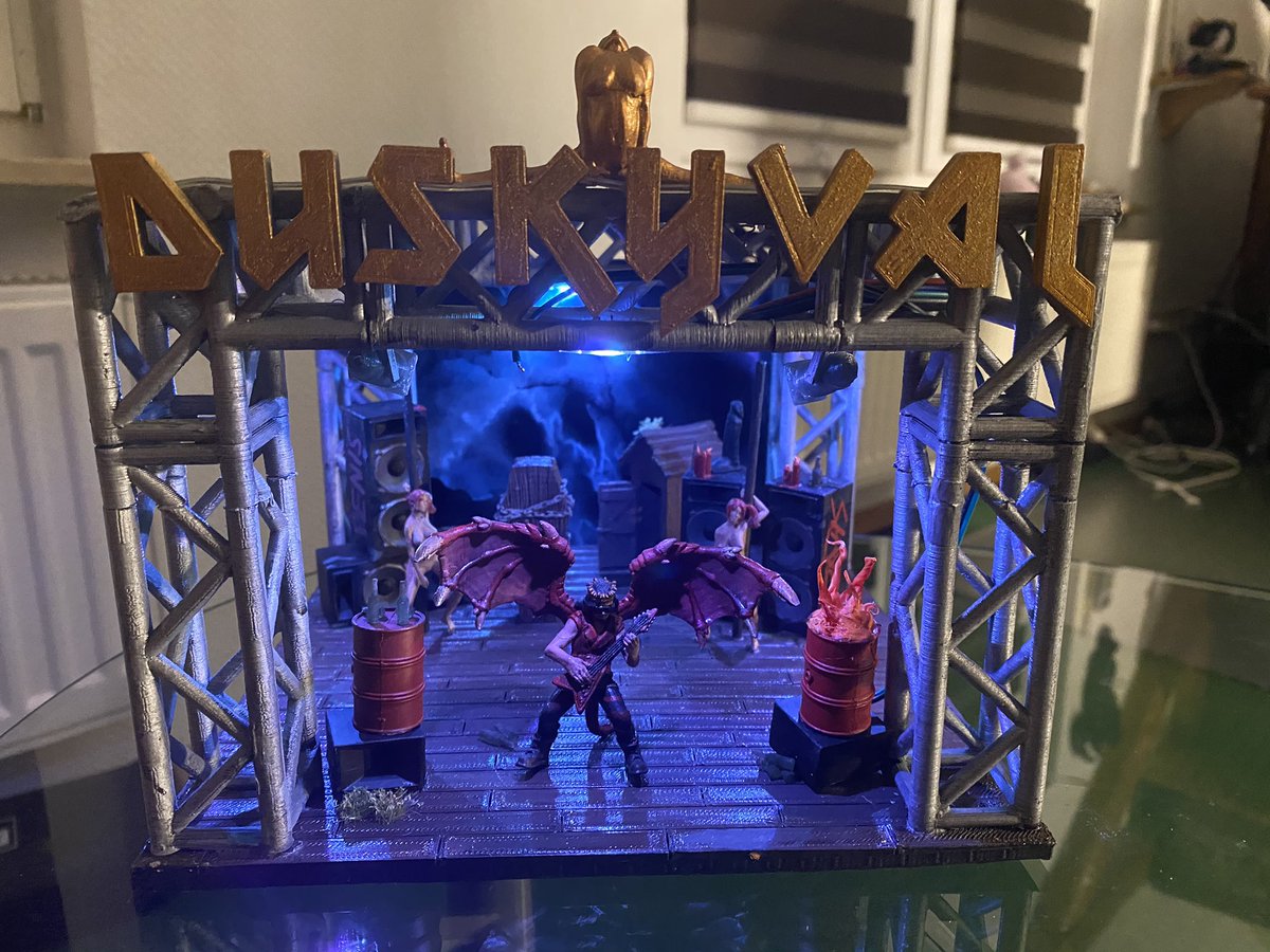 Fanprojekt 😮

Mich als Aktionfigur auf meinem eigenem Festival 🤘😎

Danke <a href="/Z3R059578851/">Z3R0_</a> und <a href="/AliceWao/">Alice_Kingsleigh_WAO</a> 🥰

Bin absolut sprachlos 😯
Die Liebe zum Detail, Bühnen Klo 🚽 🤣 
Einfach nur Hammer 🤘😎