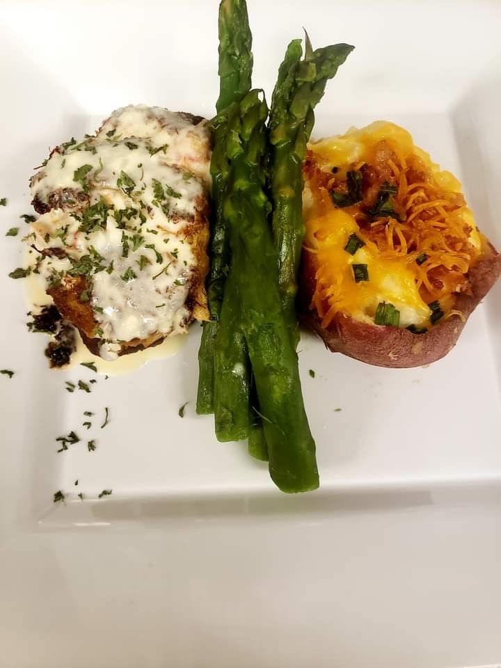 Spotlighting our talented chefs at Briar Hill! Check out the delicacies served to our residents for breakfast, lunch and dinner during our Orient Express Theme Meals!