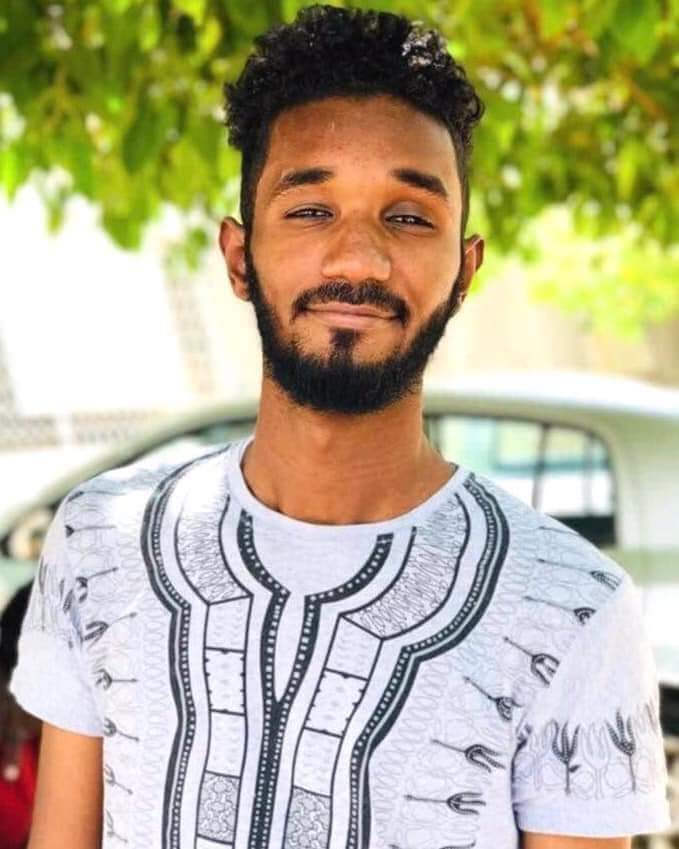 Arkweet0's tweet photo. "جينا من رحم البسالات
جونا من بره الأجاويد
خلّينا بالنا علي البِلاد 
ختولنا في الجرح المراويد " 

تم اليوم بحمد ﷲ بعد سماع شهود الإتهام توجيه تهمة القتل العمد علي المتهم بقتل الشهيد حنفي عبد الشكور وهو رائد بمليشيا الدعم السريع يدعى يوسف محي الدين الفكي بابكر. https://t.co/NLcqckhO4F