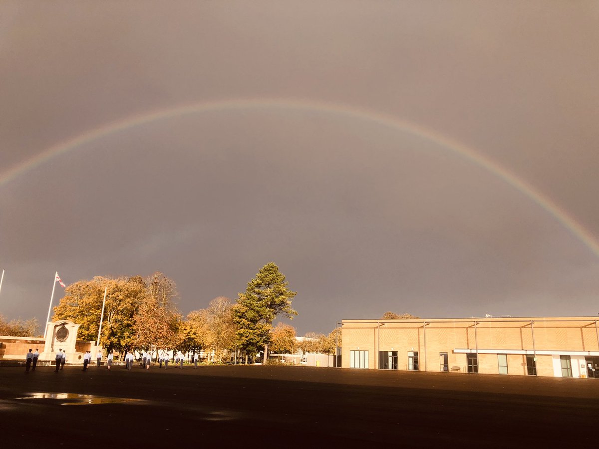 Sophie Mrs Wales 🏴 (@SophieHallson) on Twitter photo 26/10/2020 14:29:03 Arriving at work this morning 💗 🌈 @AGCSgtMaj @RecruitmentAgc Arriving at work this morning 💗 🌈 @AGCSgtMaj @RecruitmentAgc
