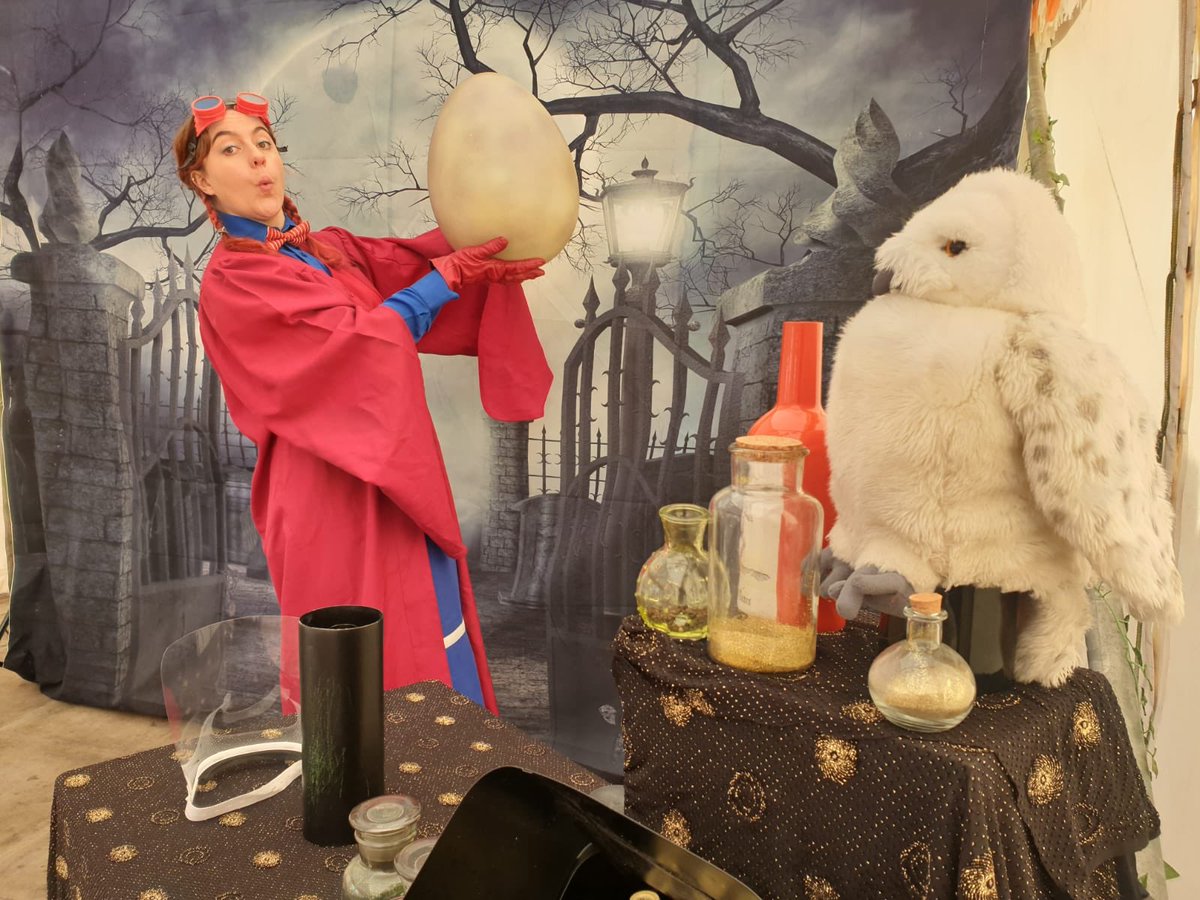 FunCastCo's tweet photo. It’s an Egg! Want to find out what’s inside? Head on over to @KLRailway today and our wizards will explain everything! #Halloween2020 #familyfuntime #wizardexpress https://t.co/4W62zTl2SD