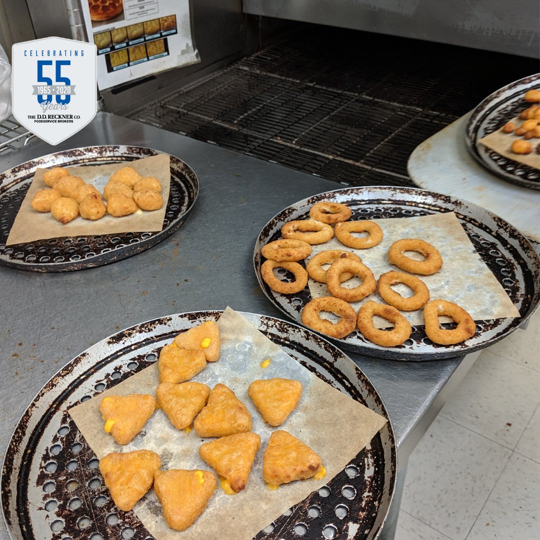 Tasting appetizers with Romeo's Pizza😉

.
.

#romeospizza #RecknerFoods #healthyfoods #foodindustry #premiumfood #marketingagency #healthyfood #restaurants #restaurantgroups #foodsupplychain