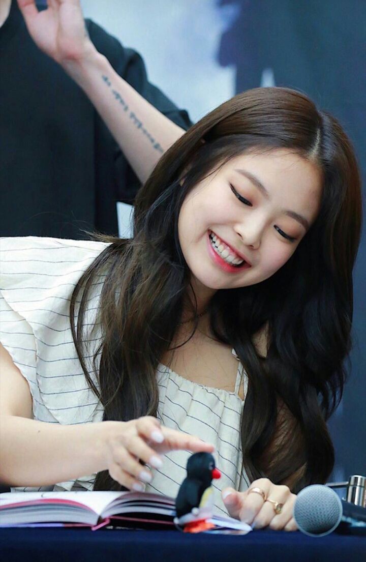 Halo, selamat malam kamu! Gimana harinya? Sdh makan? Udh senyum belum? Kalo belum ayo senyum sama jea biarin aja di kata gila senyum² sndiri