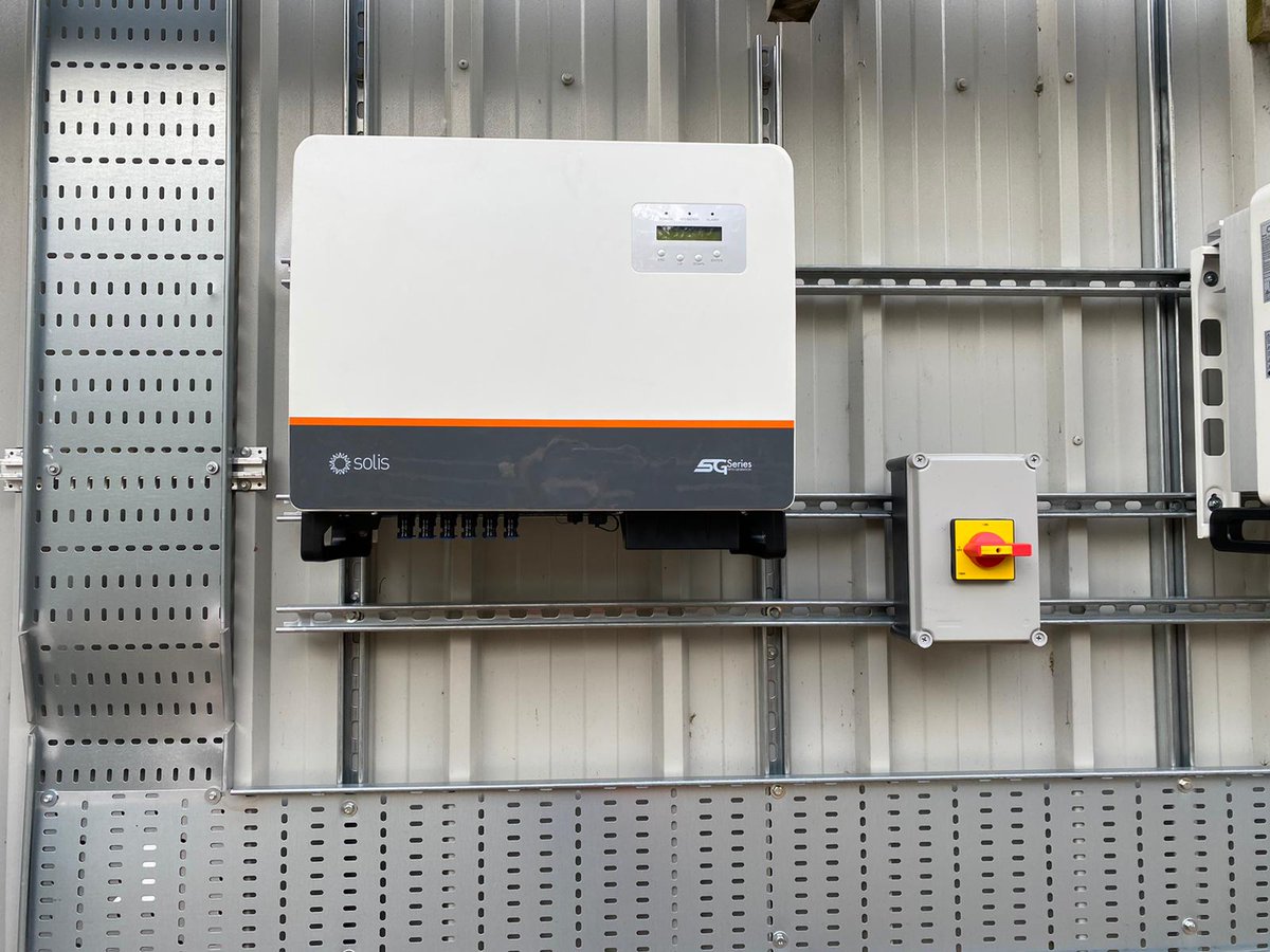 RenEnergyUK's tweet photo. Lovely and neat inverters from one of our ongoing solar install projects in Kings Lynn, Norfolk.
Great work, team! πͺπβ‘
#PartnerInPower https://t.co/NWZjXGUS3R