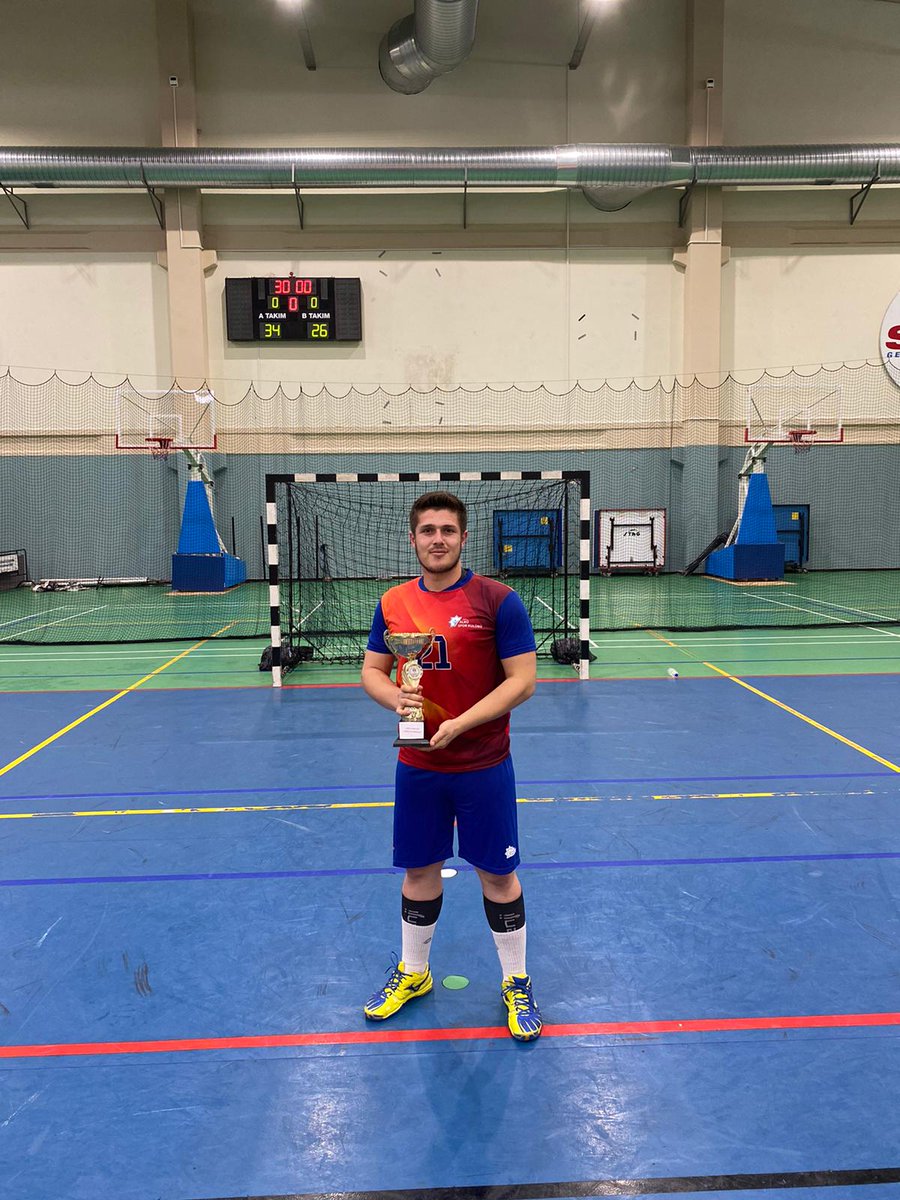 AlanyaAlku's tweet photo. Türkiye Hentbol Federasyonu tarafından 21-25 Ekim tarihleri arasında Bursa’da düzenlenen Bölgesel Lig Grup Müsabakalarına galibiyetle başlayan ALKÜ Spor Kulübü Hentbol Takımı, namağlup olarak 2. Lige çıkma başarısı gösterdi. @AlkuSpor 

Detaylar: https://t.co/y2beX5KXxN https://t.co/5FXye1hai5
