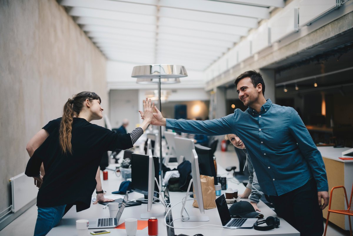 DevoteamGER's tweet photo. #Cloud-Technologien von #Microsoft und die #Azure Plattform sind genau dein Metier? Dann bist du bei uns richtig! Bewirb dich als (Senior/ Lead) Consultant für #Microsoft365 &amp; Azure für die Standorte #München, #Köln oder #Hamburg! #M365 #WeareHiring 
👉https://t.co/xlrCB2zFEr https://t.co/Kh4gd5CFF5