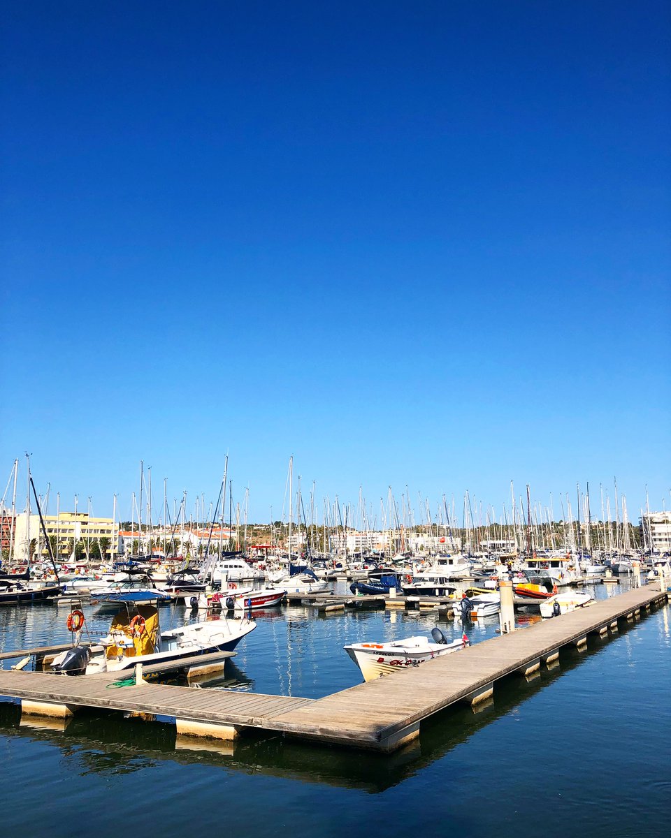 valetedecopaspt's tweet photo. 🔺 Um passeio na Marina. 🚤🛥⚓️
.
.
#lazer #lugares #algarve #lagos #marinadelagos #marina #barcos #boats #passeio #portugal #viajar https://t.co/fP5TbVw5b1