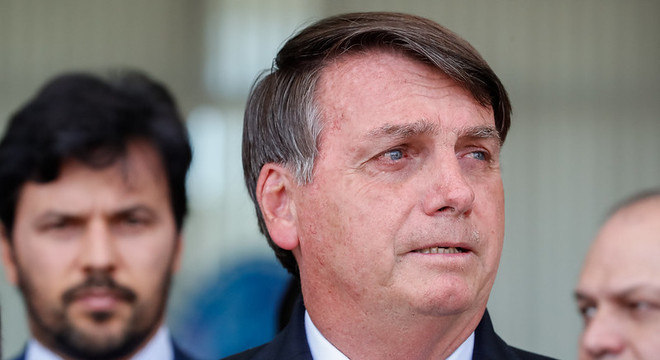RdGuaibaOficial's tweet image. Bolsonaro: 'Não é mais barato investir na cura do que na vacina?' - guaiba.com.br/2020/10/26/bol…