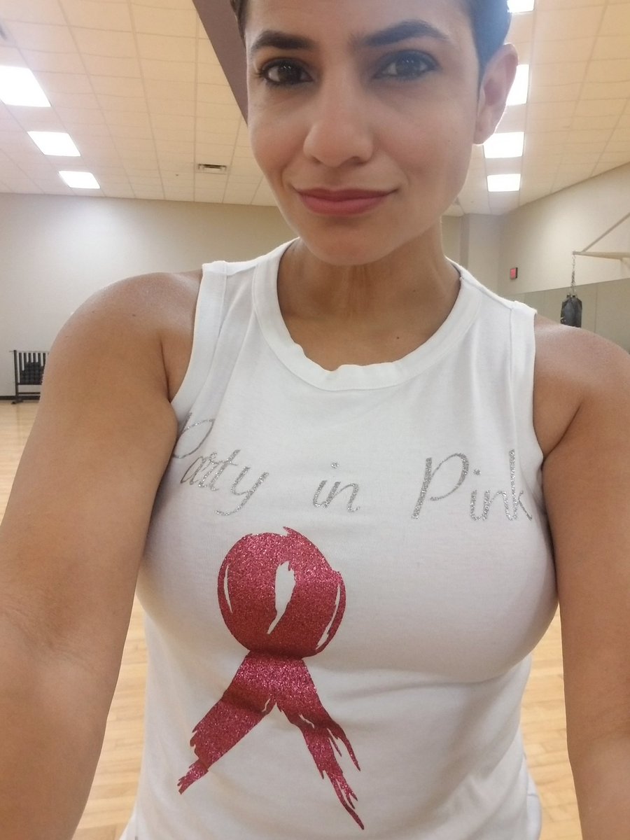 LizbethAgue's tweet photo. Happy Monday! #Zumba #PartyInPink #BreastCancerAwarenessMonth https://t.co/nhyxkdxltX