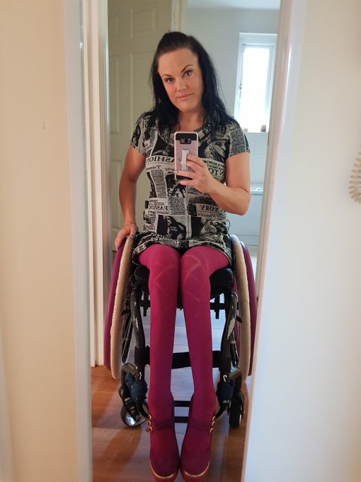 1 pic. #legs #tights #pantyhose #cute #babe #sexy #disabled #wheelchair #heels #stilettos https://t.