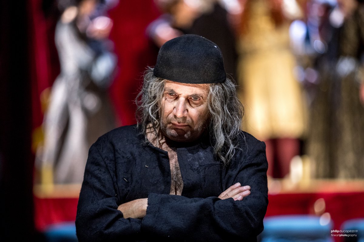 RevueTheatres's tweet photo. @Michelboujenah interprète un #Harpagon terriblement humain au @theatrevarietes  dans une mise en scène réussie de Daniel Benoin !

https://t.co/lIjgr2GUEW

#moliere #paris #theatre #comedie #spectacle #michelboujenah #theatredesvarietes #culture #DanielBenoin

© PhilipDucap https://t.co/gDUN0qimYu